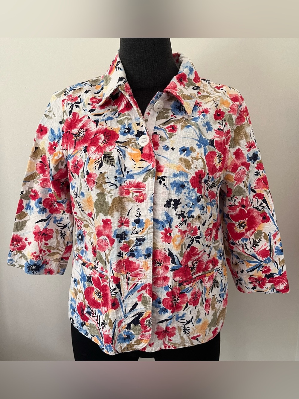 NWOT Koret Floral Button-Front Jacket - White with Red & Blue size 10